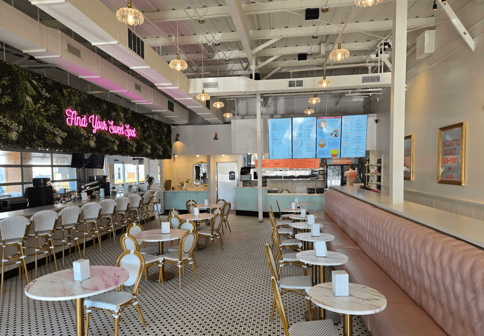 Beignets & Brew storefront